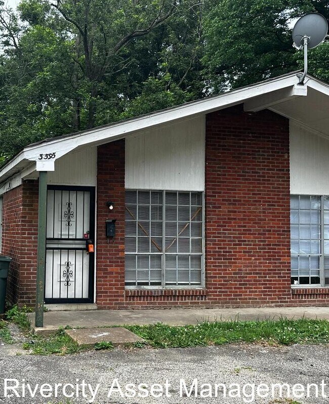 Primary Photo - Charming Duplex Near University of Memphis...