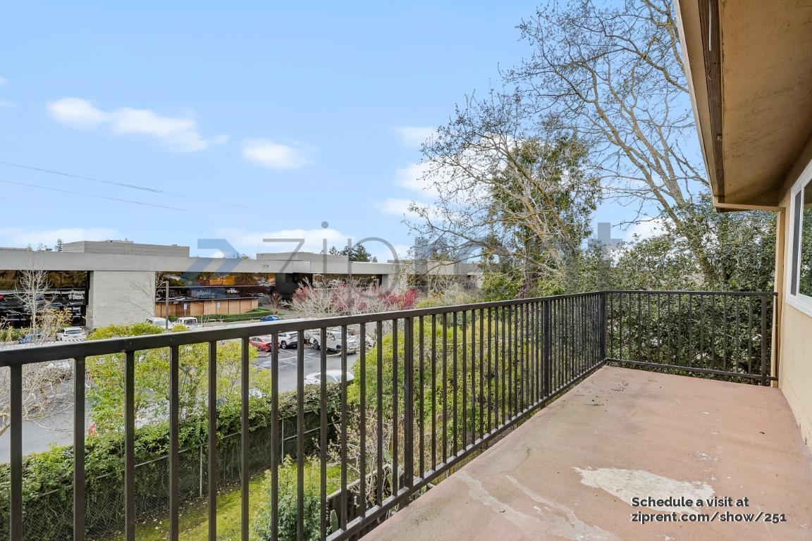 Building Photo - 966 Borden Villa Dr