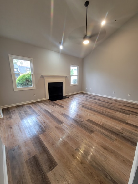 Building Photo - 2292 Wellington Cir