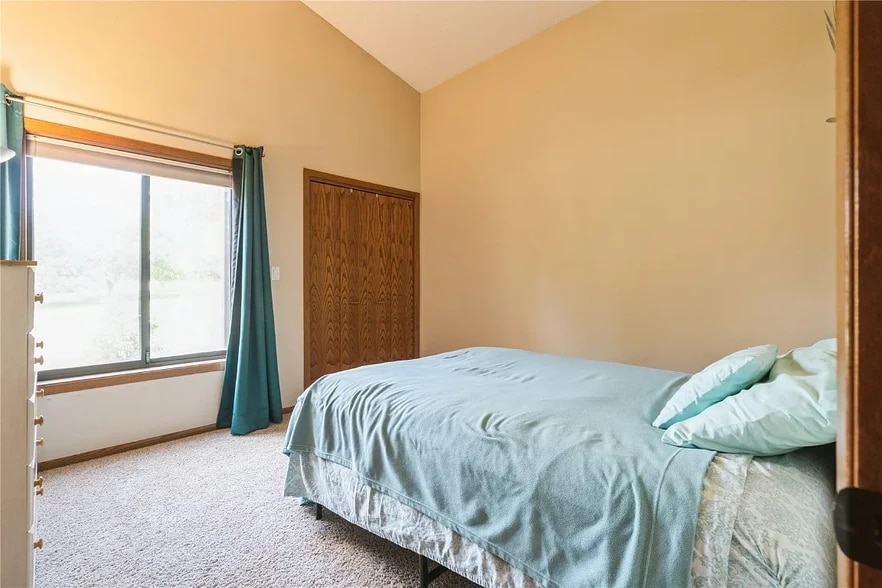 Building Photo - 3720 Timberline Dr NE