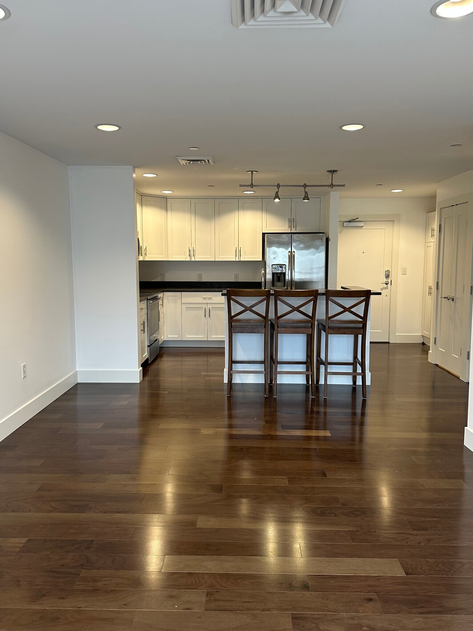 Building Photo - 25 High St