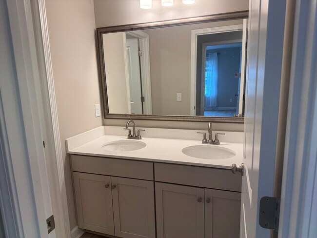 Building Photo - 340 Nettle Ln