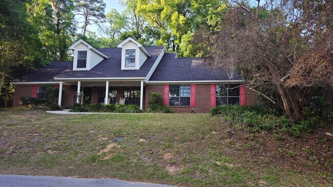 Building Photo - Beautiful Large home off of Mahan