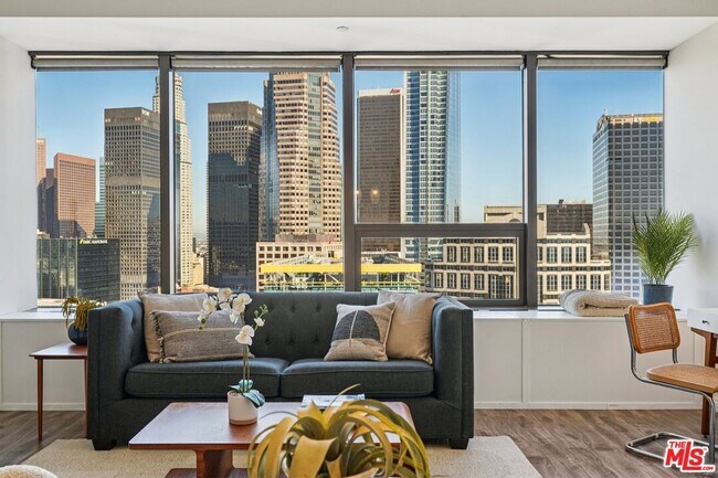 Building Photo - 1100 Wilshire Blvd