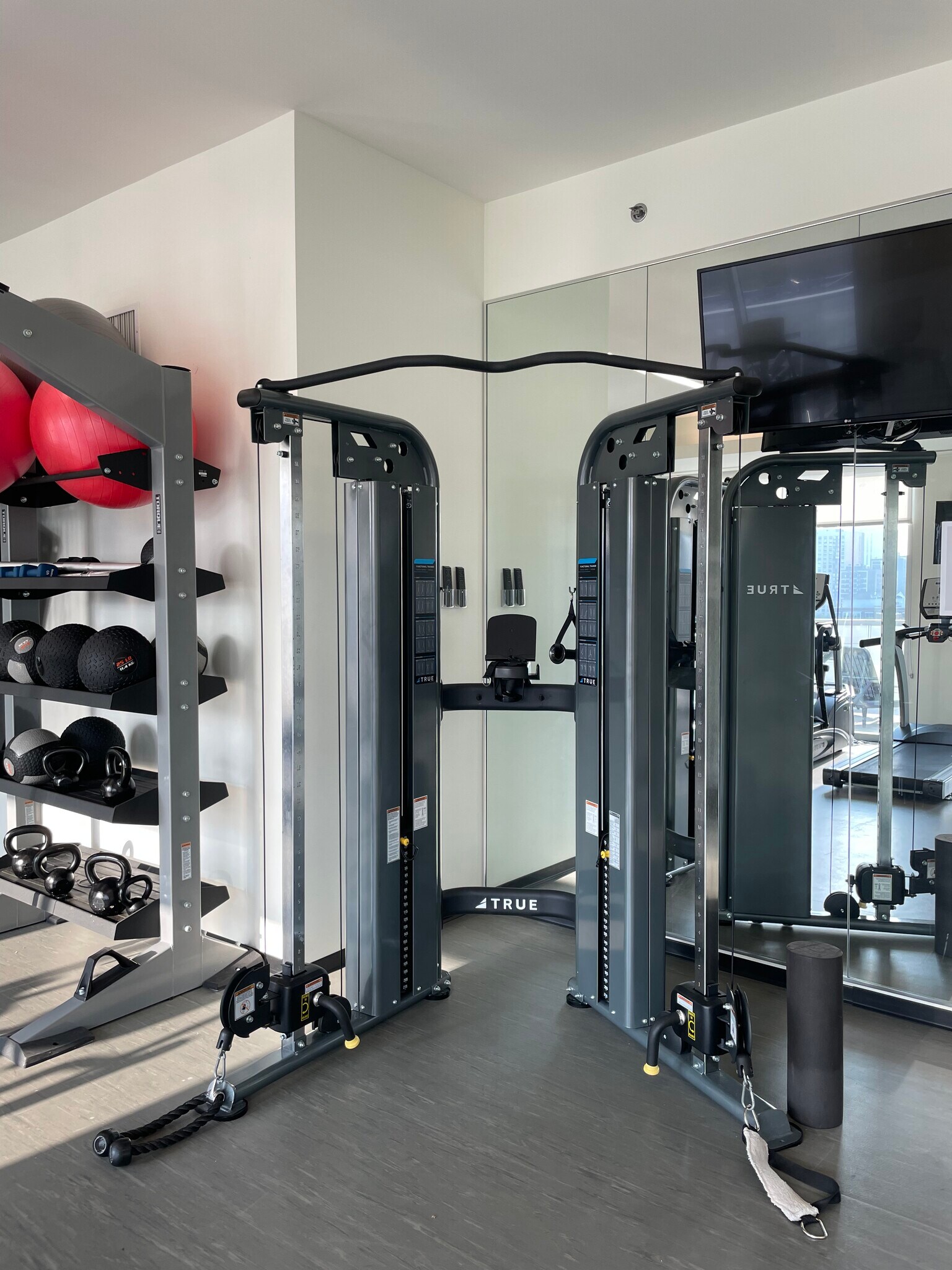 Building Photo - 334 W Schiller St