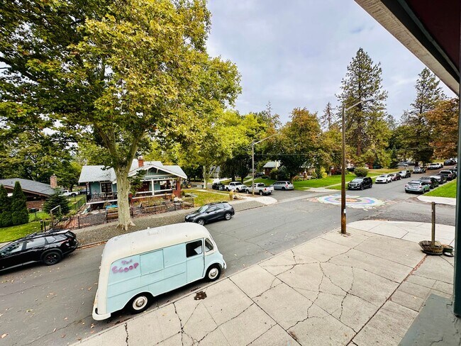 Building Photo - 1000-1003 W 25th Ave