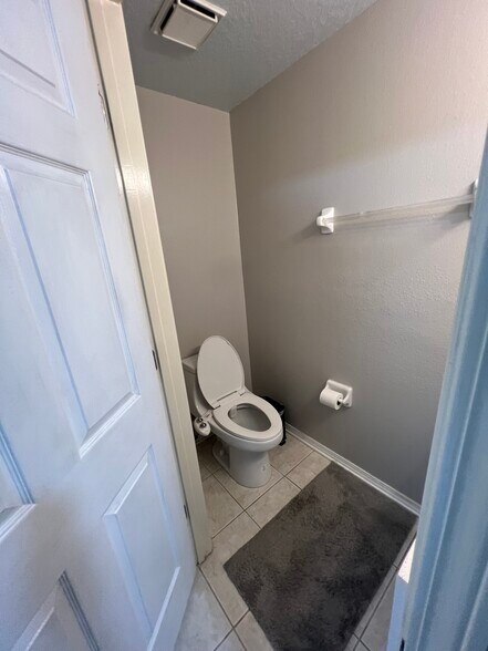 Building Photo - 1132 Kennewick Ct