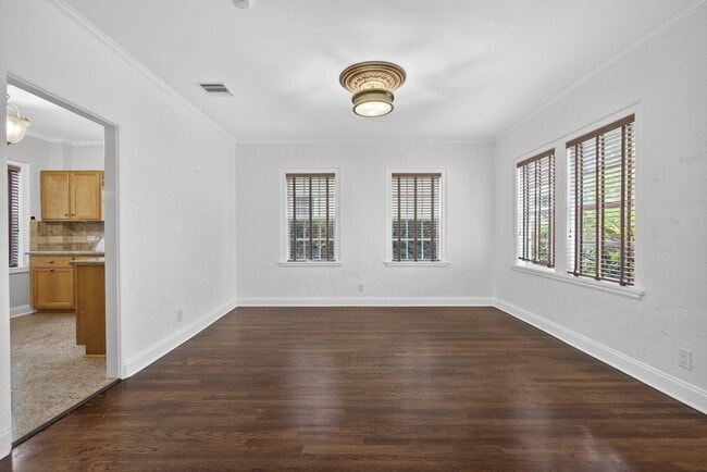 Building Photo - 616 Upland Rd