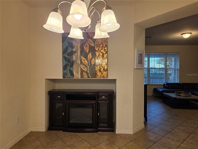 Building Photo - 11842 Silverlake Park Dr