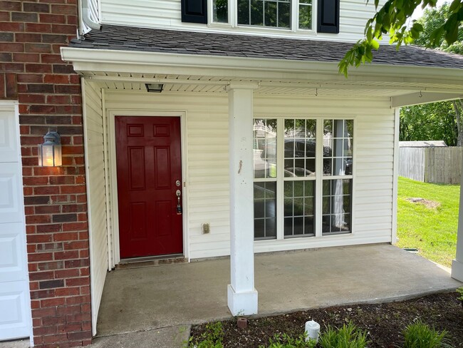 Building Photo - Spring Hill Gem in a Wonderful Location!
