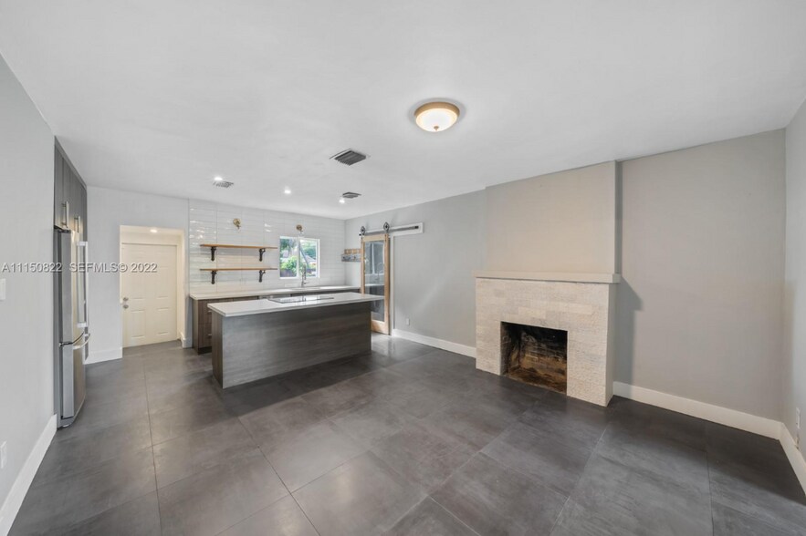 Building Photo - 546 NW 50th St
