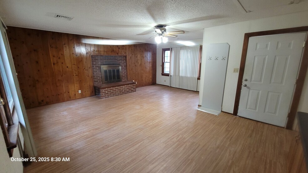 Building Photo - 1038 9th St