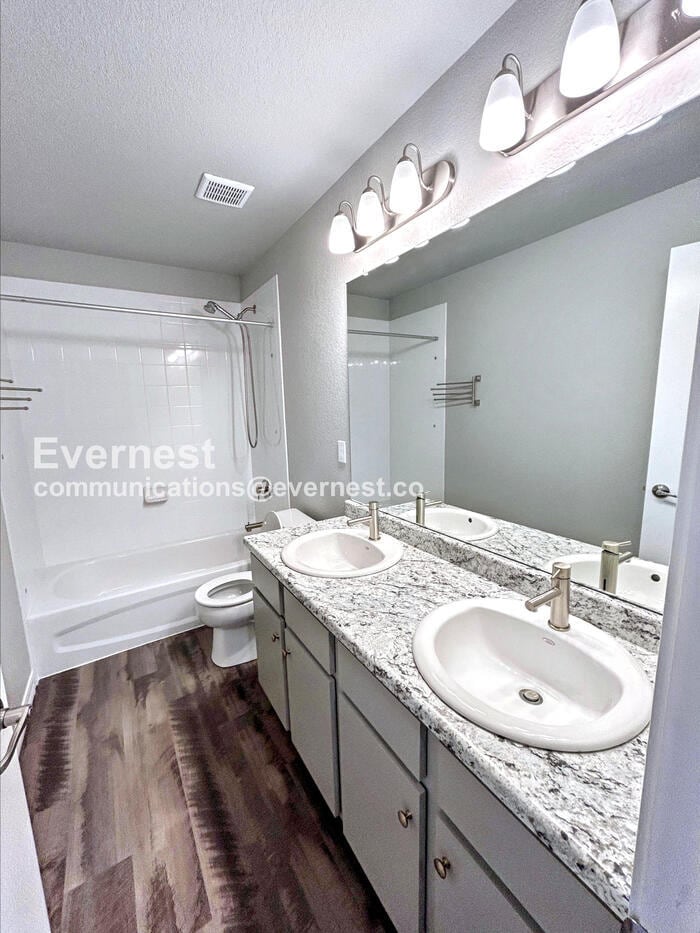 Building Photo - 6047 Mumford Dr.