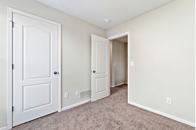 Building Photo - Spacious Two Bedroom Townhome - Available end of February