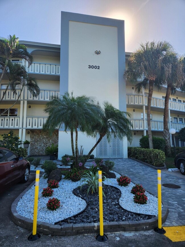 Building Photo - 3002 Portofino Isle