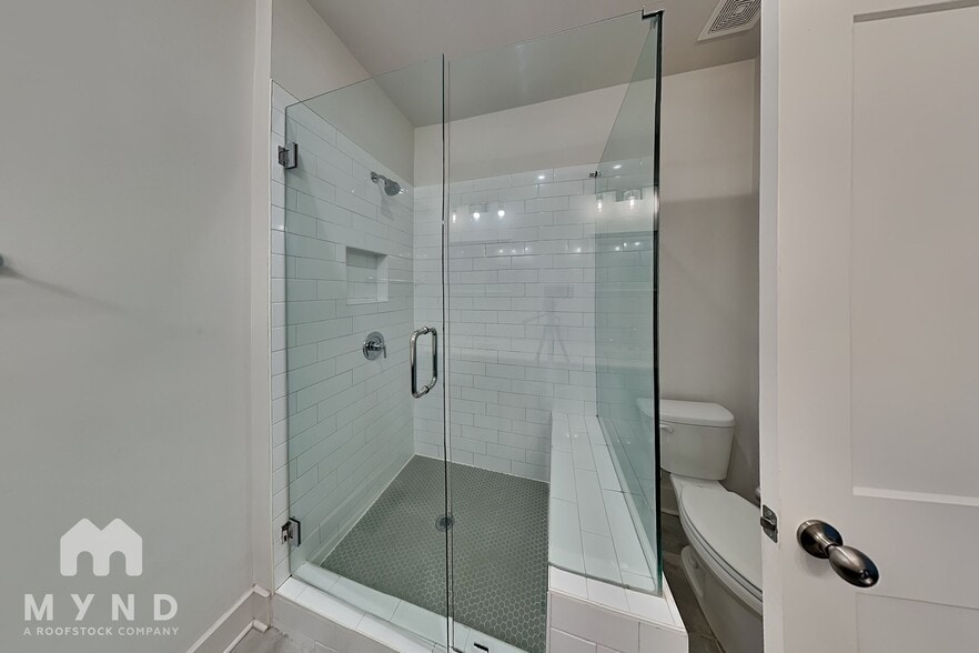 Building Photo - 149 Color Cir