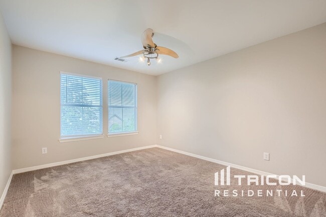 Building Photo - 122 Freedom Ct