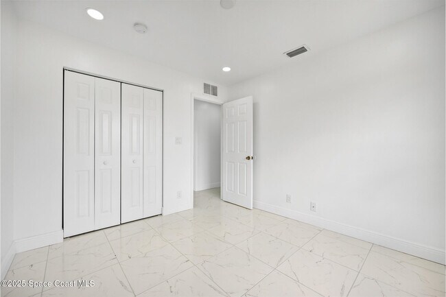 Building Photo - 339 Wilton Ave SW