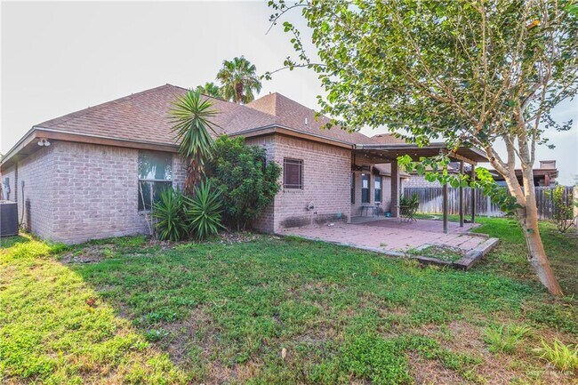 Building Photo - 3818 Oregon Dr