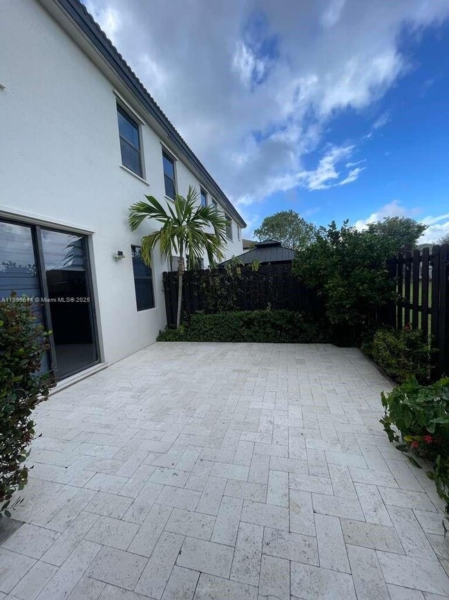 Building Photo - 4259 SW 164th Ct