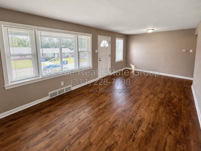 Building Photo - 242 Emerling Dr