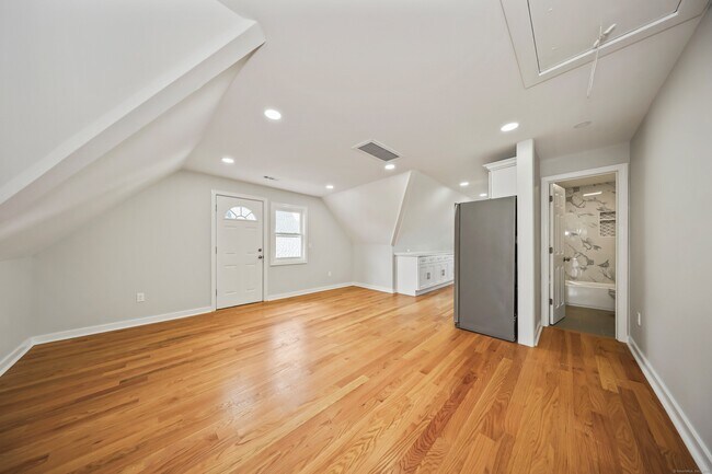 Building Photo - 42 Waterville St