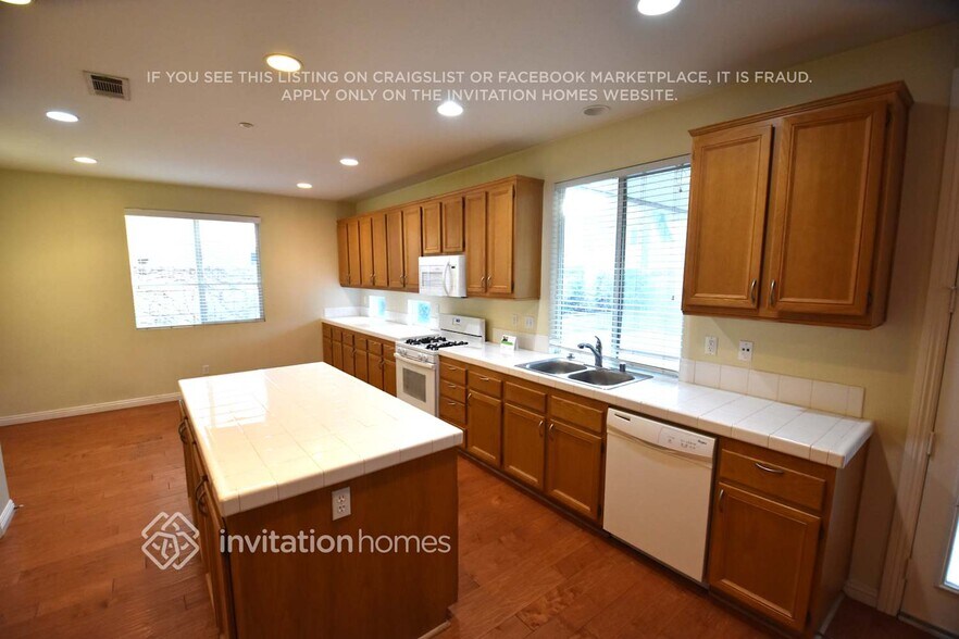 Building Photo - 7152 Elsa Ct