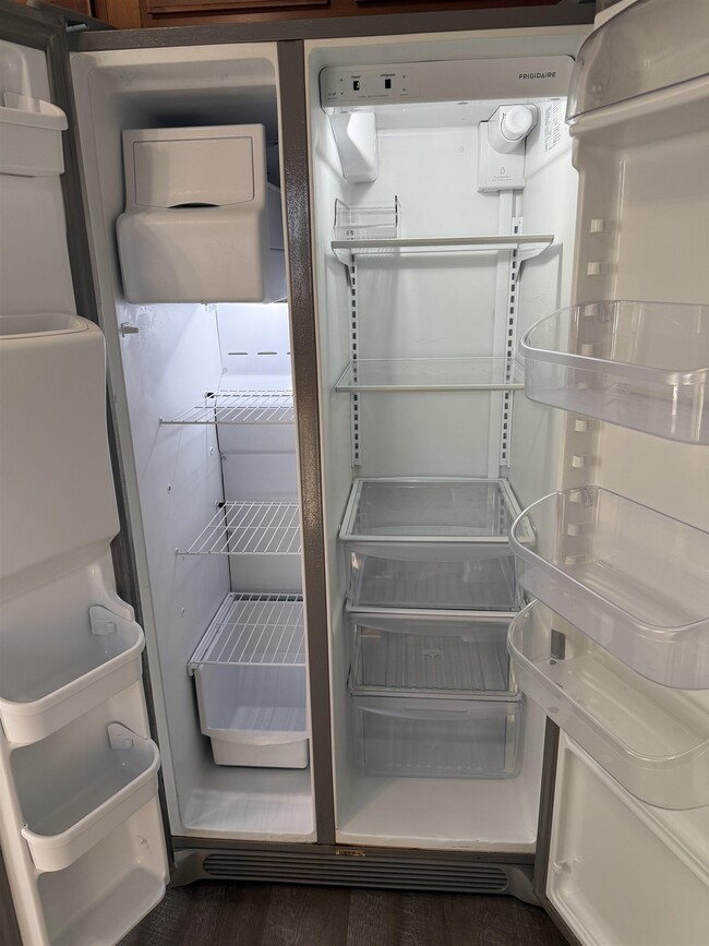 Building Photo - 3 Broadway