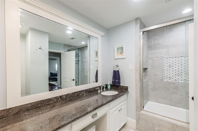 Building Photo - 8638 Oakford Dr