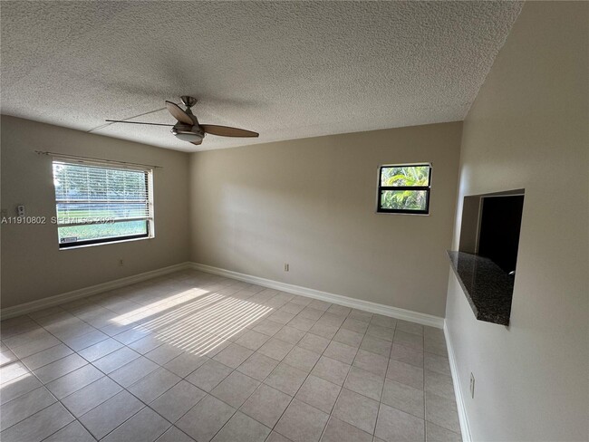 Building Photo - 6031 Shaker Wood Cir