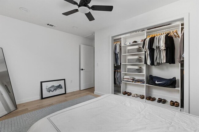 Building Photo - 5803 Blythewood Dr
