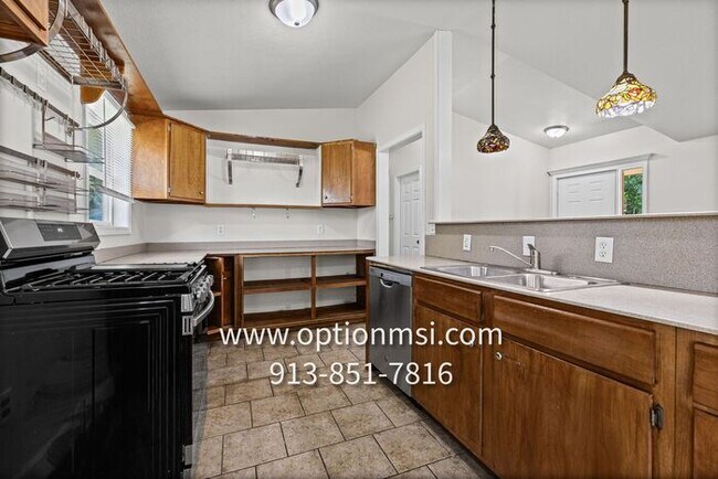 Building Photo - Cimarron Beauty- TRUE 4 bedroom, 2 bath, 1 car garage