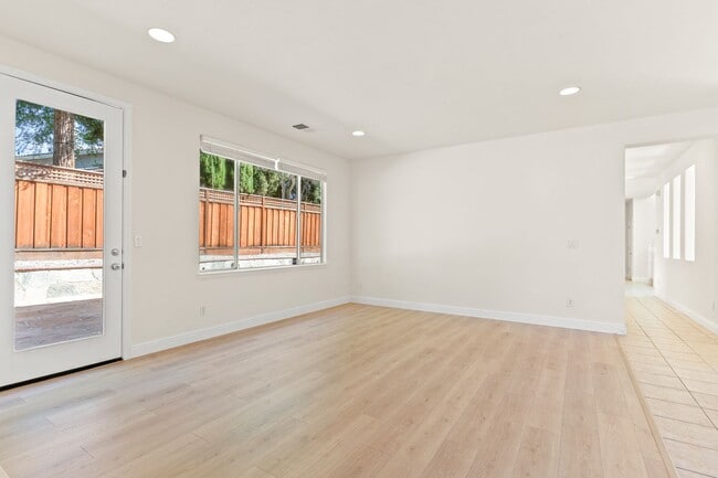 Building Photo - 3311 Montevideo Dr