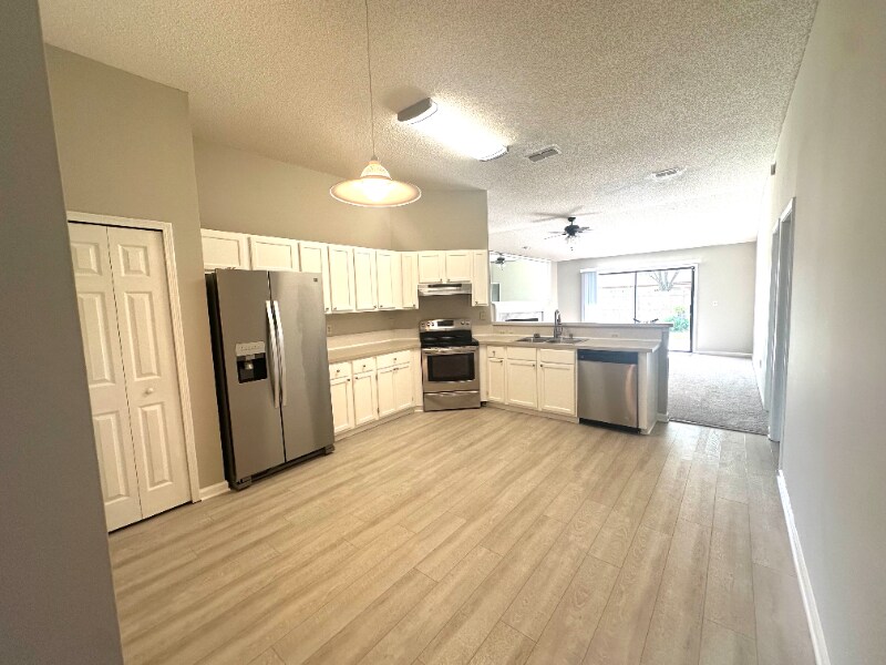 Building Photo - 345 Wildberry Ct