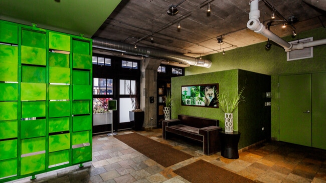 Building Photo - 1110 W 15th St