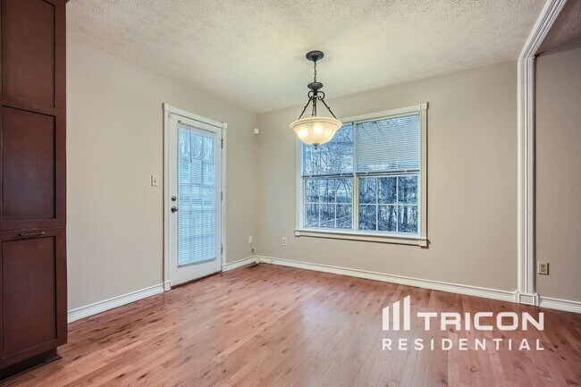 Building Photo - 377 Deering Dr