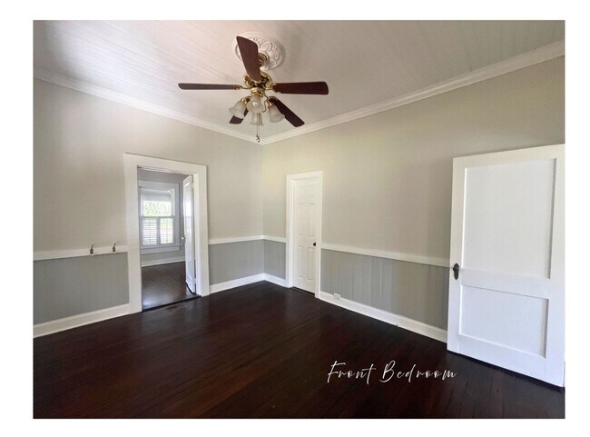 Building Photo - 208 Bartlett St