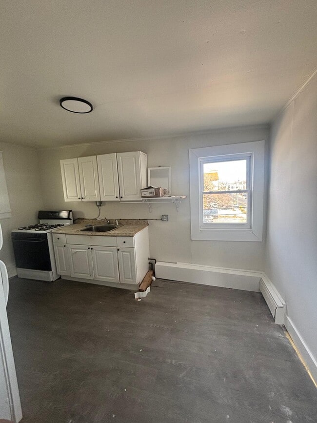 Building Photo - 201 4th St