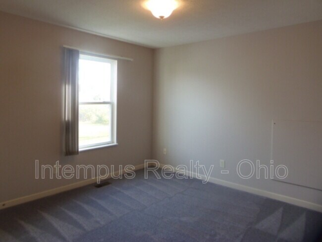 Building Photo - 516 Ironhorse Dr