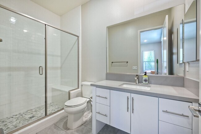 Building Photo - 13710 Goldenpine Trl