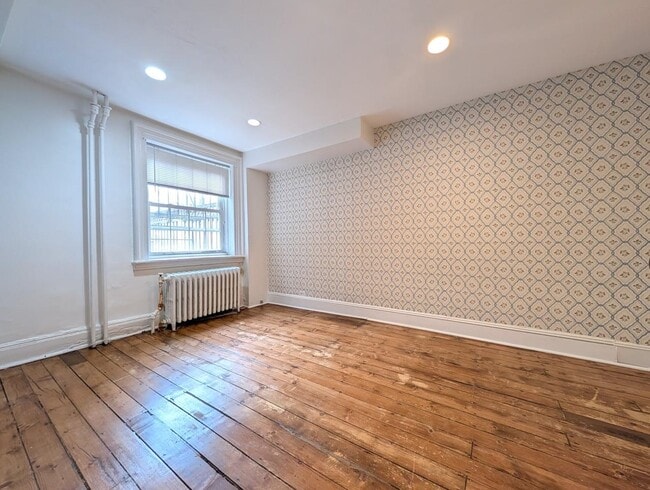 Building Photo - 136 Mercer St