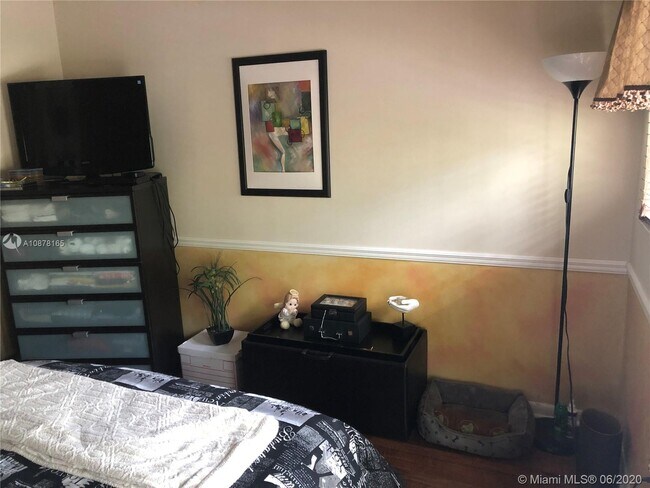 Building Photo - 248  Majorca Ave 248 Coral Gables Fl 33134