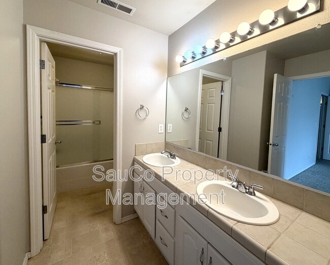 Building Photo - 4258 SE Maya Ct