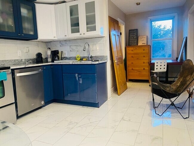 Building Photo - Newly renovated 1-Bd Cambridge - Great Deal