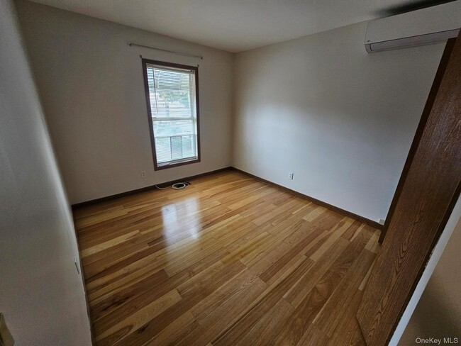 Building Photo - 49 Beechwood Ave
