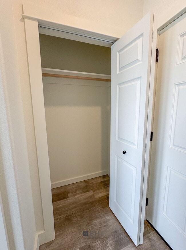 Building Photo - BRAND NEW Pet Friendly 2 bed/ 2 bath apartment!