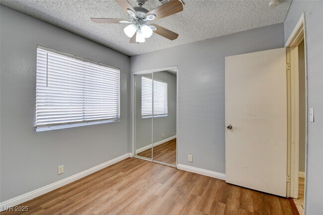 Building Photo - 7732 Parnell Ave