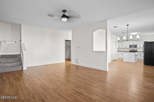 Building Photo - 11025 Bullseye St