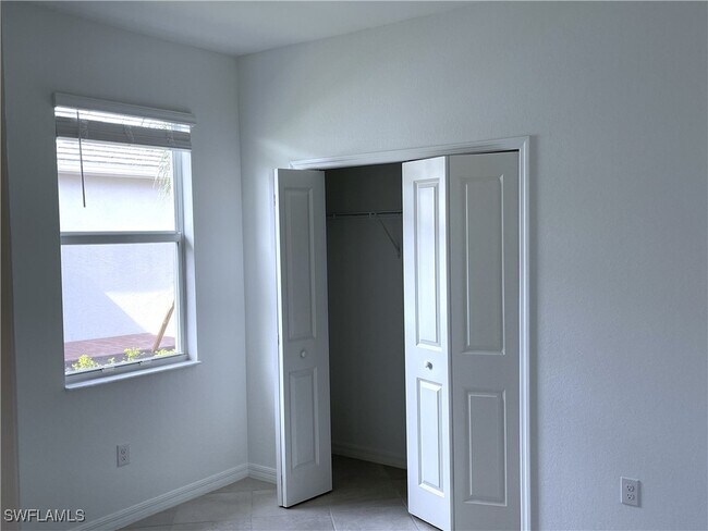 Building Photo - 2176 Dragonfruit Wy
