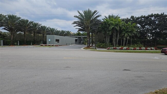 Building Photo - 16644 Botaniko Dr N